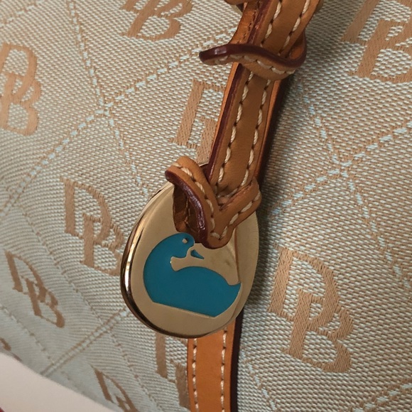 Authentic Dooney and Bourke Barrel Bag - Picture 2 of 7